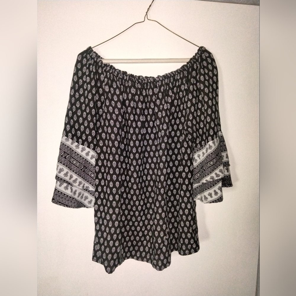 Lascana flowy off the shoulder top size 12 black and white